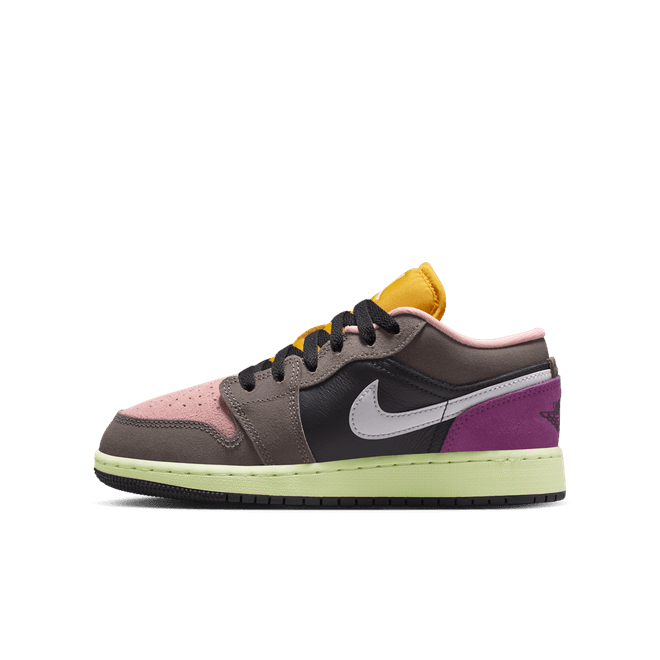 Nike Air Jordan 1 Low SE Older Kids'